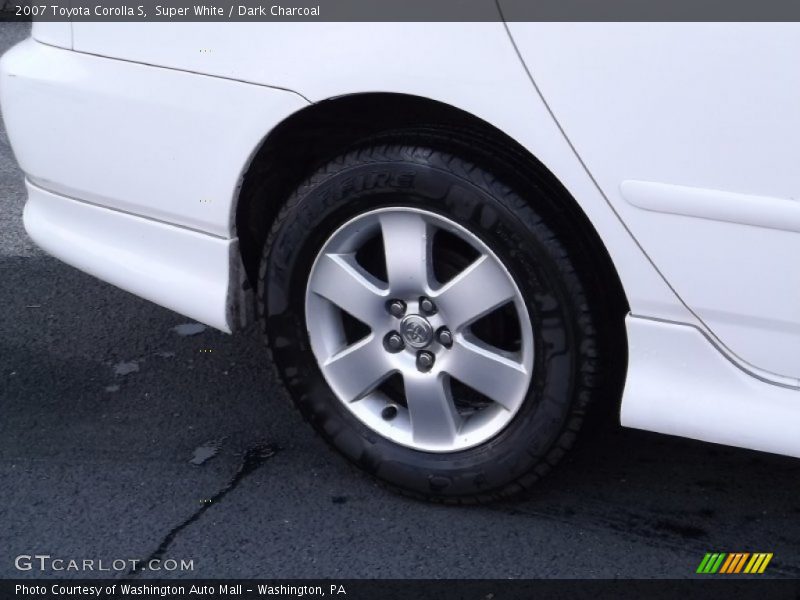 Super White / Dark Charcoal 2007 Toyota Corolla S