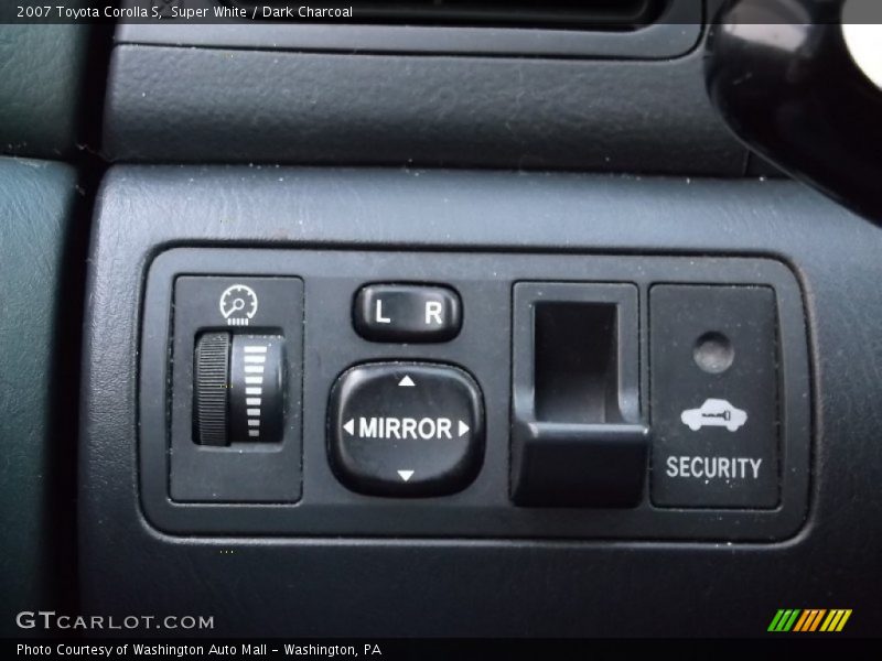 Super White / Dark Charcoal 2007 Toyota Corolla S