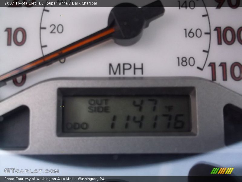 Super White / Dark Charcoal 2007 Toyota Corolla S