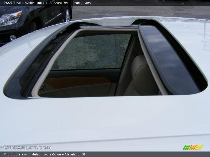 Blizzard White Pearl / Ivory 2005 Toyota Avalon Limited