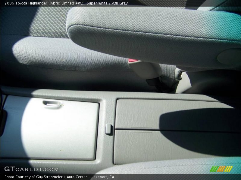 Super White / Ash Gray 2006 Toyota Highlander Hybrid Limited 4WD