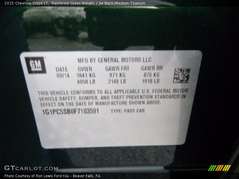 Rainforest Green Metallic / Jet Black/Medium Titanium 2015 Chevrolet Cruze LT