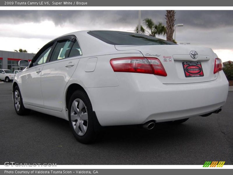 Super White / Bisque 2009 Toyota Camry LE V6