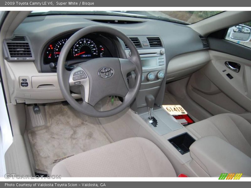 Super White / Bisque 2009 Toyota Camry LE V6