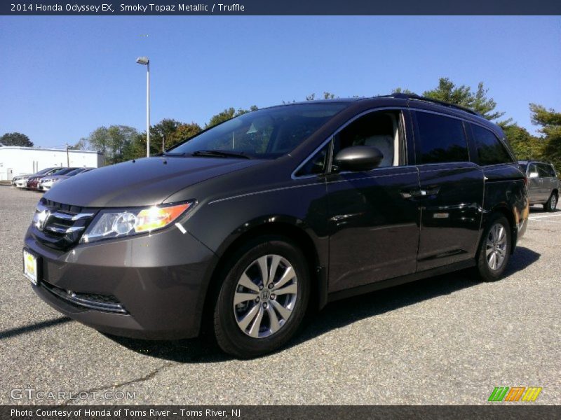 Front 3/4 View of 2014 Odyssey EX