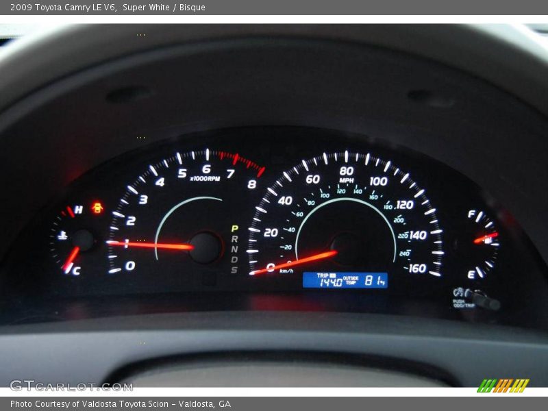 Super White / Bisque 2009 Toyota Camry LE V6