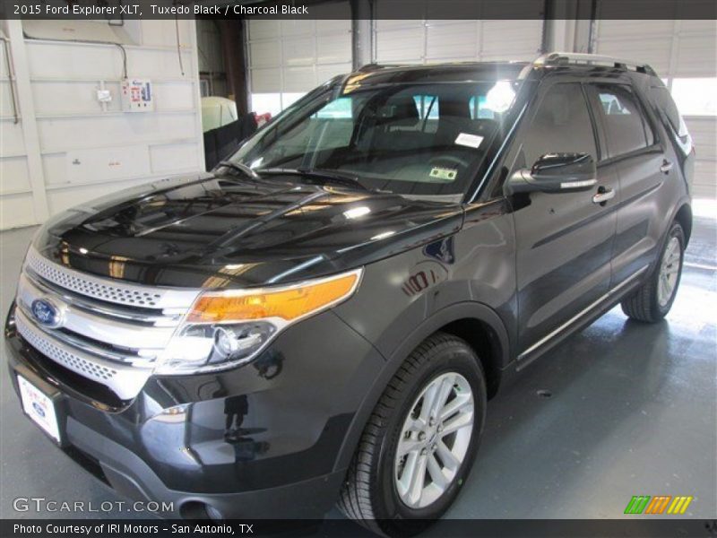 Tuxedo Black / Charcoal Black 2015 Ford Explorer XLT