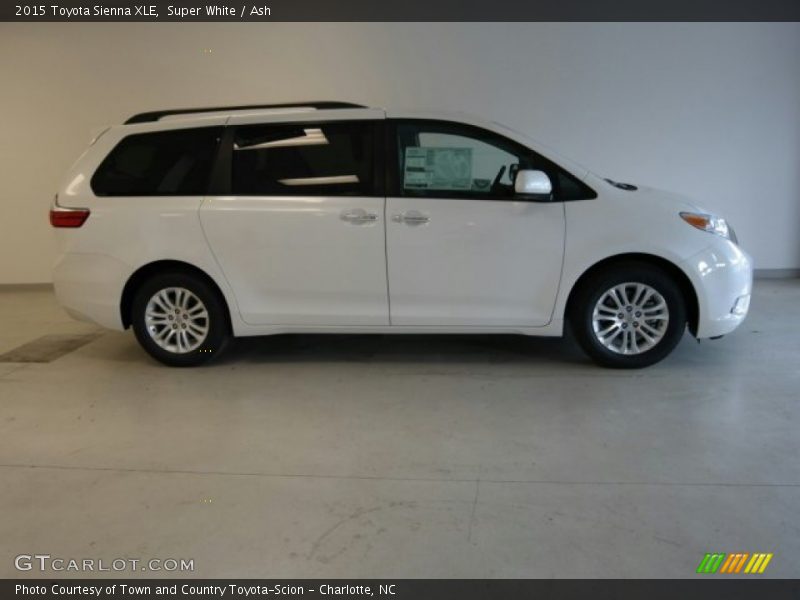  2015 Sienna XLE Super White