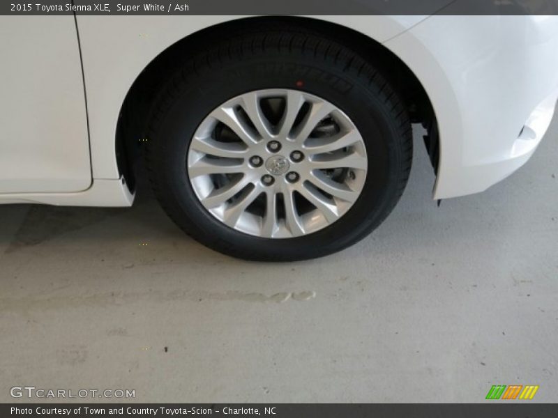 Super White / Ash 2015 Toyota Sienna XLE