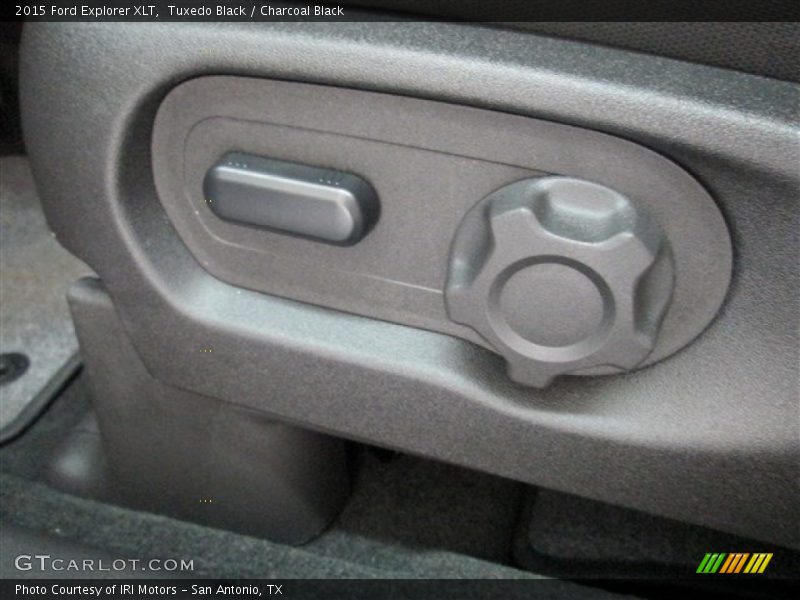 Tuxedo Black / Charcoal Black 2015 Ford Explorer XLT