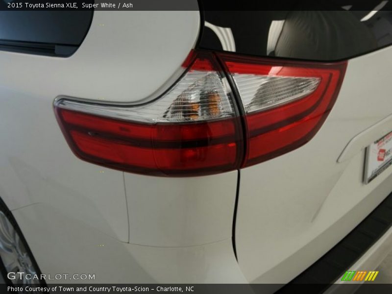 Super White / Ash 2015 Toyota Sienna XLE