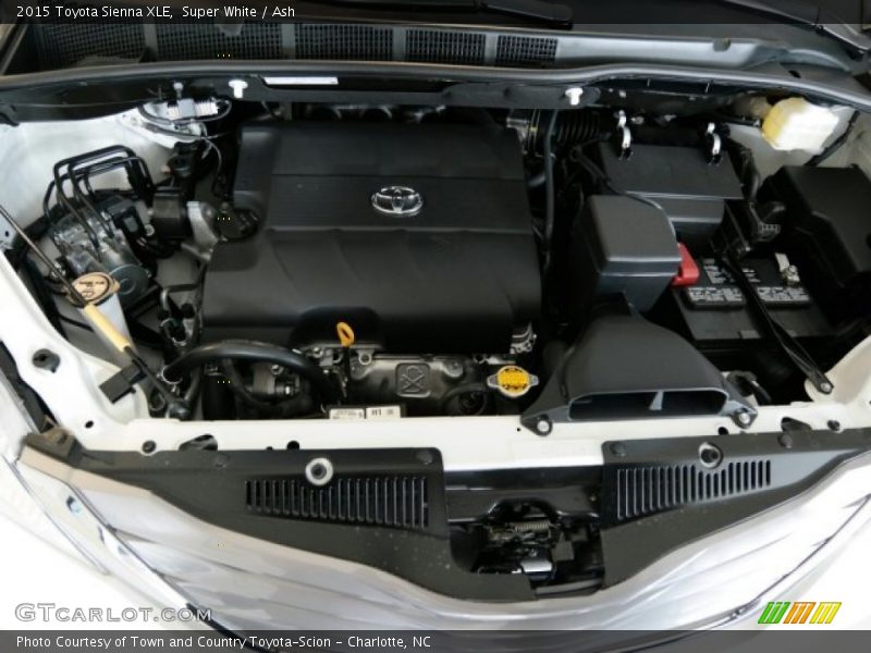 Super White / Ash 2015 Toyota Sienna XLE