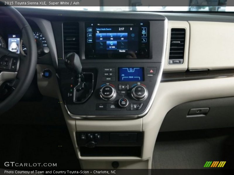 Super White / Ash 2015 Toyota Sienna XLE