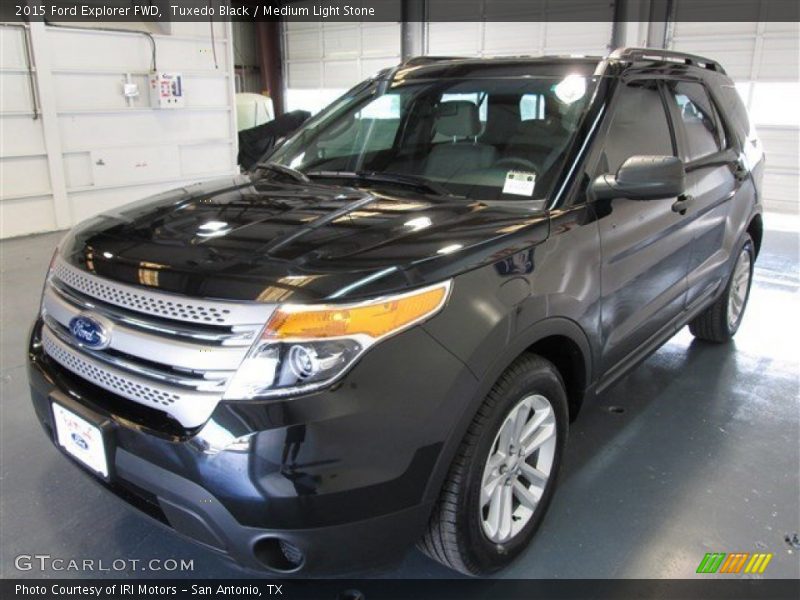 Tuxedo Black / Medium Light Stone 2015 Ford Explorer FWD