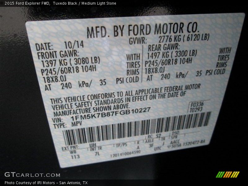 Tuxedo Black / Medium Light Stone 2015 Ford Explorer FWD