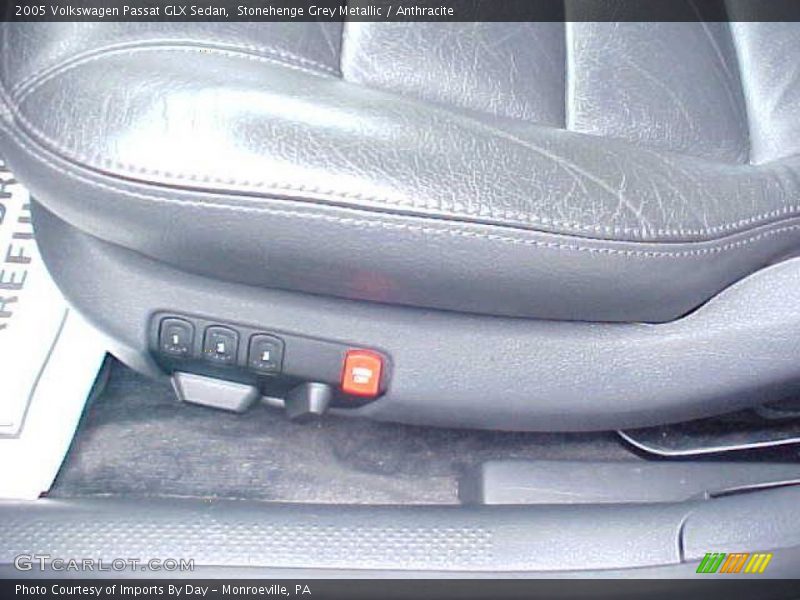 Stonehenge Grey Metallic / Anthracite 2005 Volkswagen Passat GLX Sedan