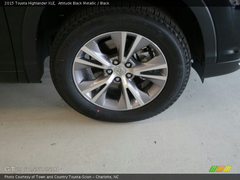 Attitude Black Metallic / Black 2015 Toyota Highlander XLE