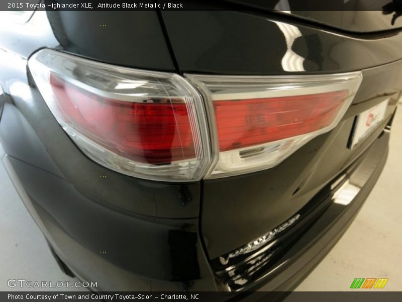 Attitude Black Metallic / Black 2015 Toyota Highlander XLE