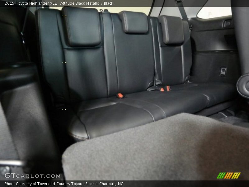 Attitude Black Metallic / Black 2015 Toyota Highlander XLE
