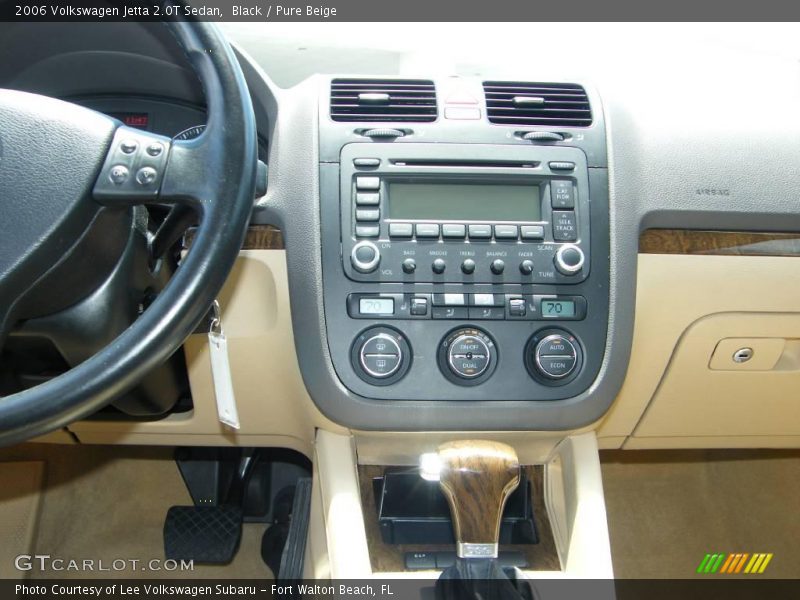 Black / Pure Beige 2006 Volkswagen Jetta 2.0T Sedan