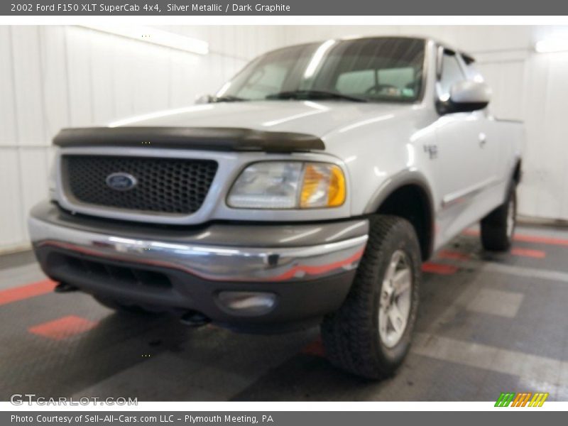 Silver Metallic / Dark Graphite 2002 Ford F150 XLT SuperCab 4x4