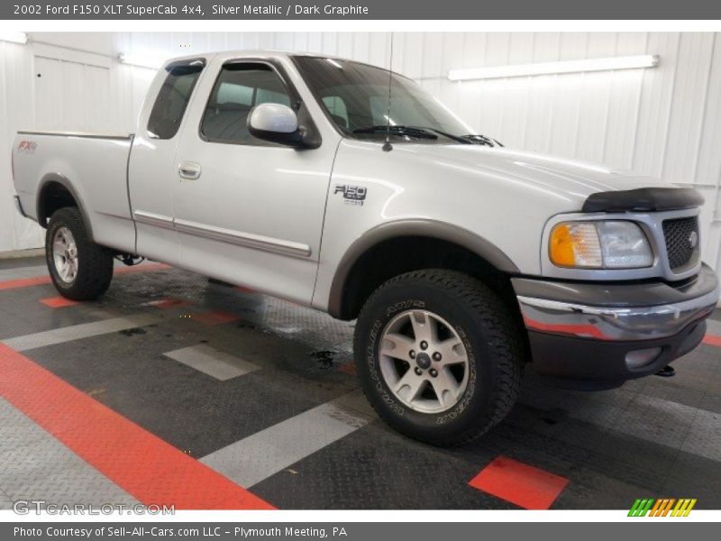 Silver Metallic / Dark Graphite 2002 Ford F150 XLT SuperCab 4x4