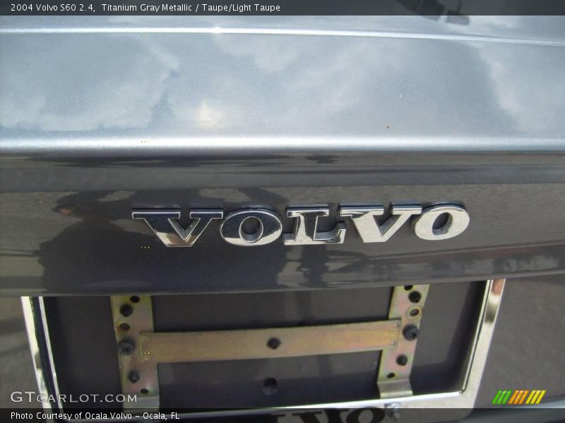 Titanium Gray Metallic / Taupe/Light Taupe 2004 Volvo S60 2.4