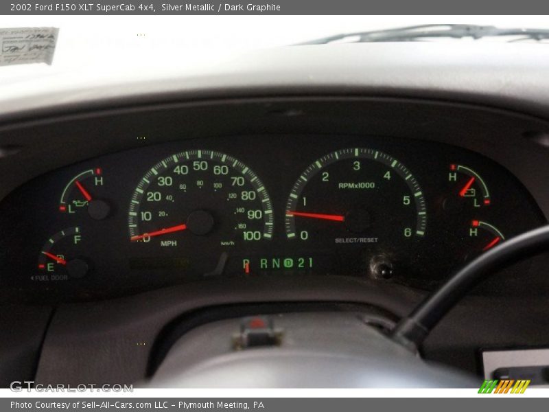 Silver Metallic / Dark Graphite 2002 Ford F150 XLT SuperCab 4x4