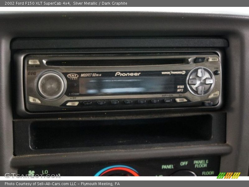 Silver Metallic / Dark Graphite 2002 Ford F150 XLT SuperCab 4x4