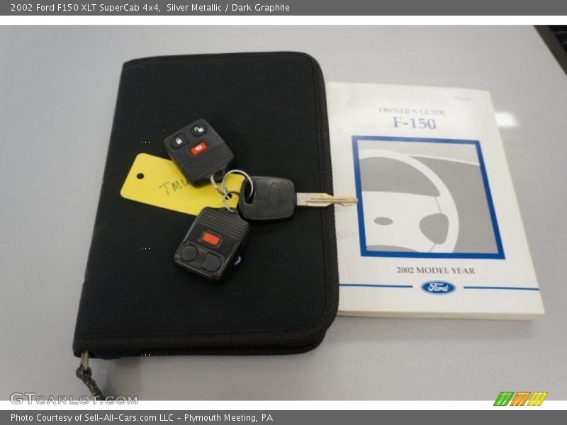 Silver Metallic / Dark Graphite 2002 Ford F150 XLT SuperCab 4x4