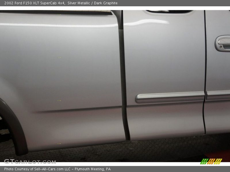 Silver Metallic / Dark Graphite 2002 Ford F150 XLT SuperCab 4x4