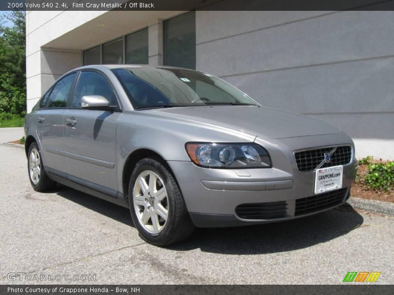 Flint Gray Metallic / Off Black 2006 Volvo S40 2.4i