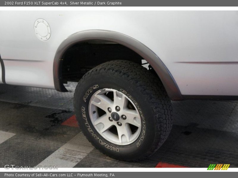 Silver Metallic / Dark Graphite 2002 Ford F150 XLT SuperCab 4x4