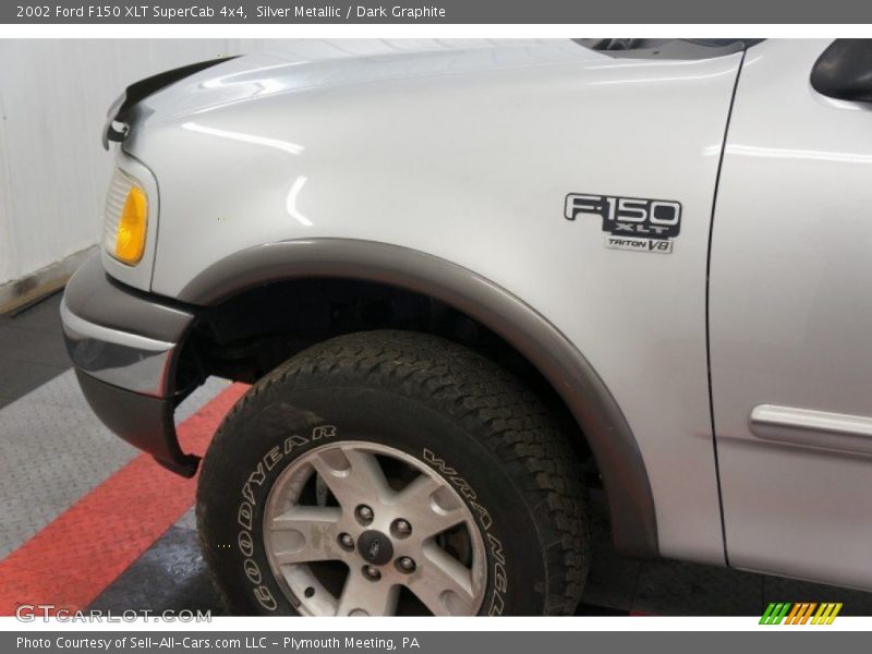 Silver Metallic / Dark Graphite 2002 Ford F150 XLT SuperCab 4x4