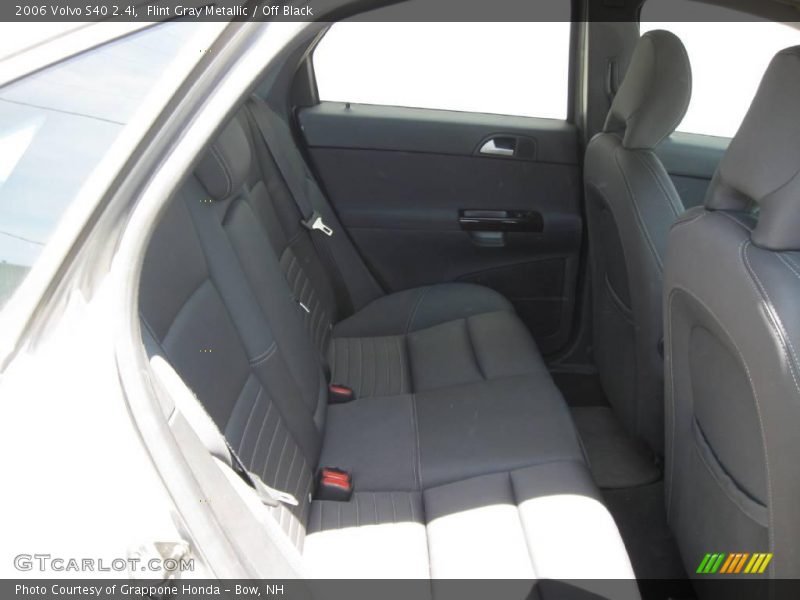 Flint Gray Metallic / Off Black 2006 Volvo S40 2.4i