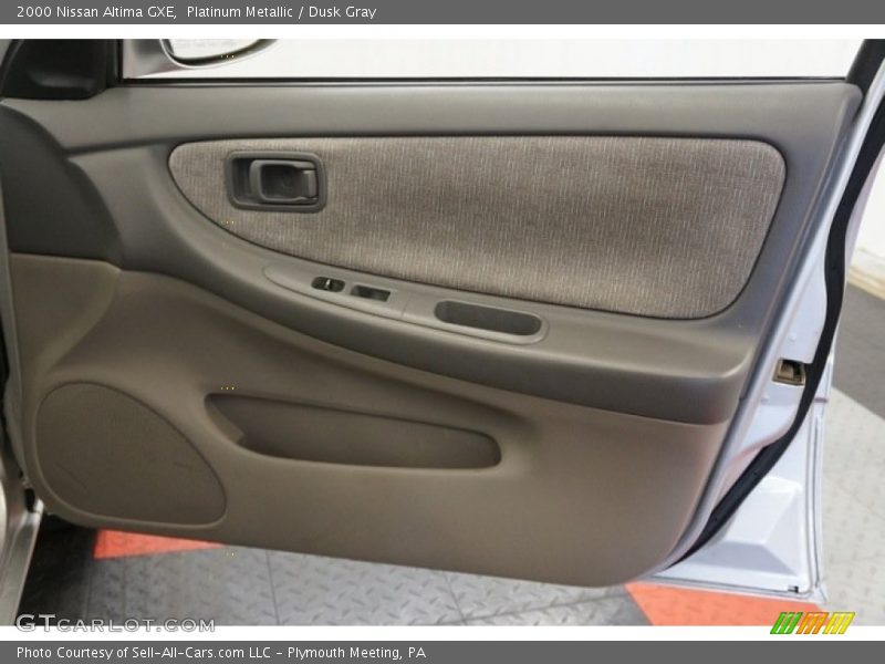 Platinum Metallic / Dusk Gray 2000 Nissan Altima GXE