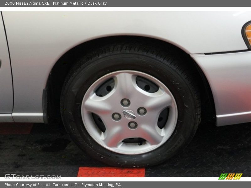 Platinum Metallic / Dusk Gray 2000 Nissan Altima GXE