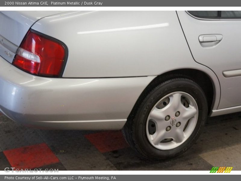 Platinum Metallic / Dusk Gray 2000 Nissan Altima GXE