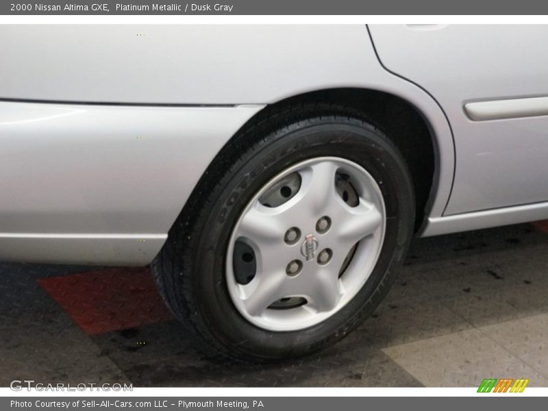 Platinum Metallic / Dusk Gray 2000 Nissan Altima GXE