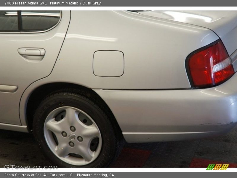 Platinum Metallic / Dusk Gray 2000 Nissan Altima GXE
