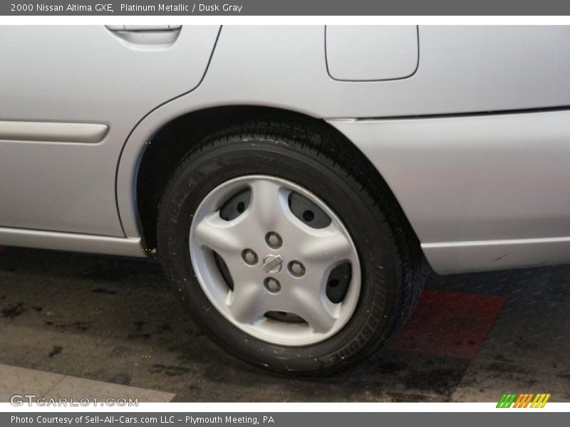 Platinum Metallic / Dusk Gray 2000 Nissan Altima GXE