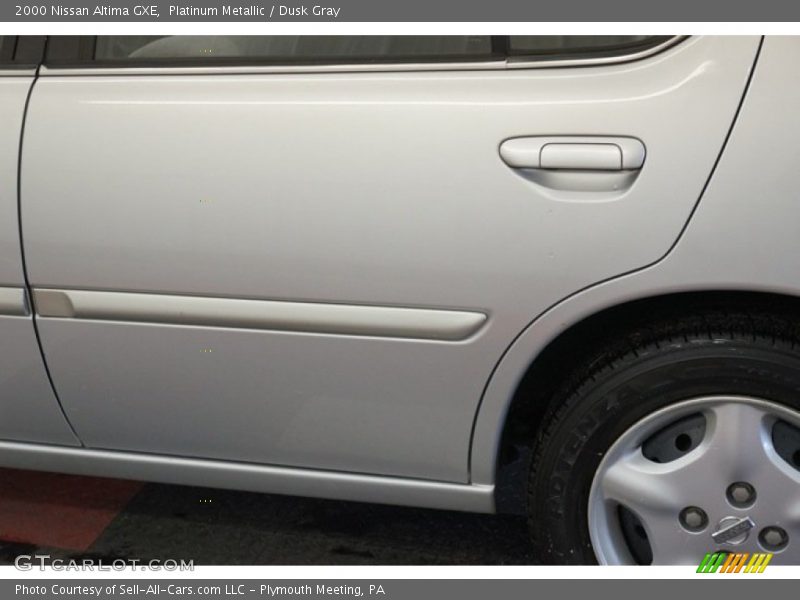 Platinum Metallic / Dusk Gray 2000 Nissan Altima GXE