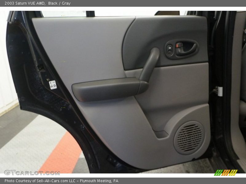 Black / Gray 2003 Saturn VUE AWD