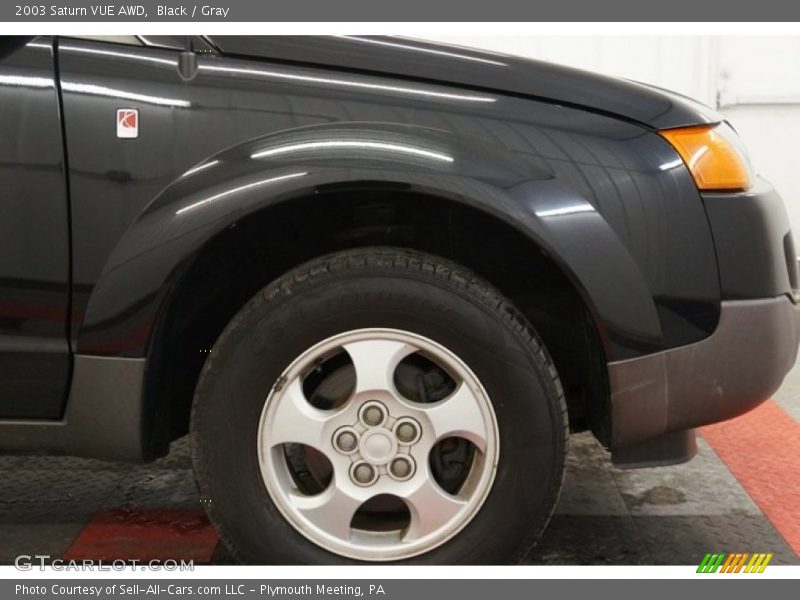 Black / Gray 2003 Saturn VUE AWD