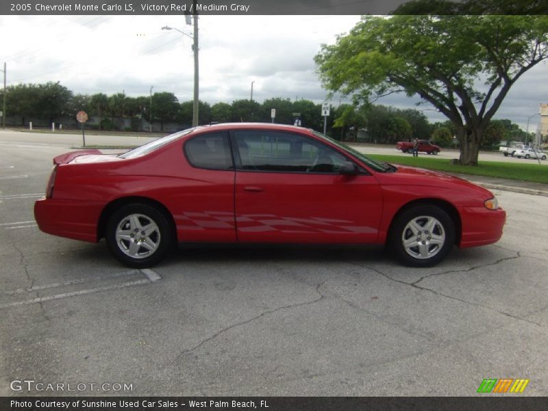 Victory Red / Medium Gray 2005 Chevrolet Monte Carlo LS