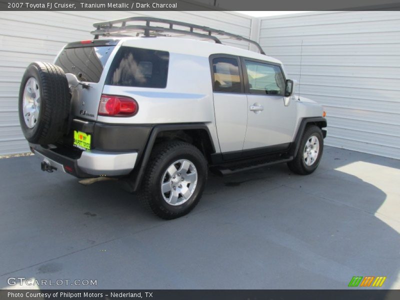 Titanium Metallic / Dark Charcoal 2007 Toyota FJ Cruiser