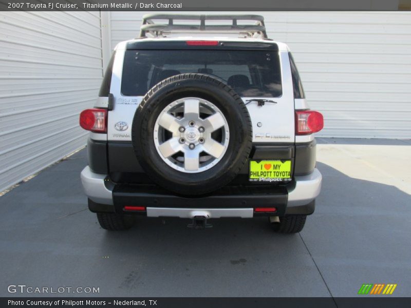 Titanium Metallic / Dark Charcoal 2007 Toyota FJ Cruiser