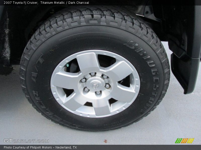 Titanium Metallic / Dark Charcoal 2007 Toyota FJ Cruiser