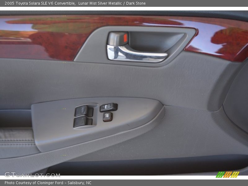 Lunar Mist Silver Metallic / Dark Stone 2005 Toyota Solara SLE V6 Convertible