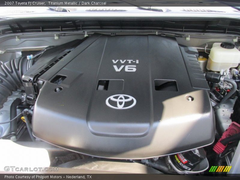 Titanium Metallic / Dark Charcoal 2007 Toyota FJ Cruiser